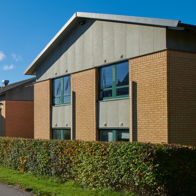 Image of Brick facades on a two-storey building on Kämnärsvägen 71